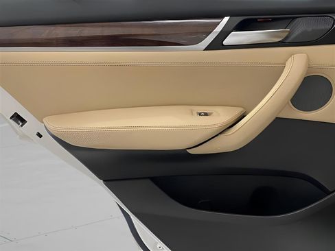 Used 2017 BMW X4 M40i image 11