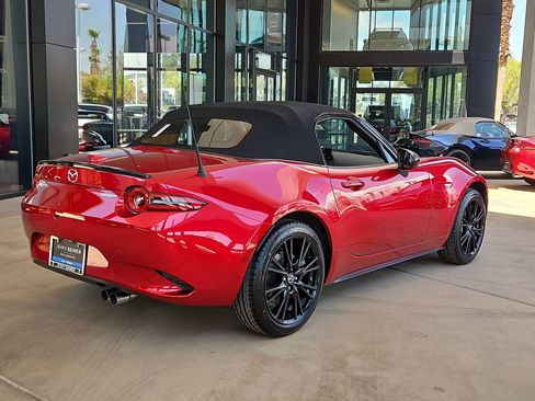 New 2026 MAZDA MX-5 Miata Club w/ Weather Package RWD image 8