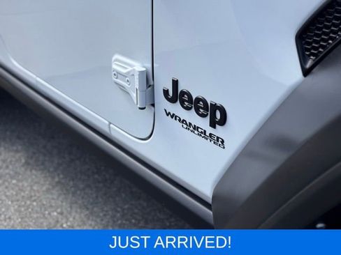 Used 2022 Jeep Wrangler Unlimited Sport AWD/4WD image 5