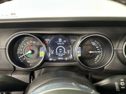 Used 2023 Jeep Wrangler Unlimited Sahara w/ Cold Weather Group image 17