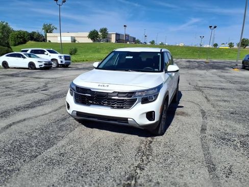 Used 2024 Kia Seltos LX AWD/4WD image 53