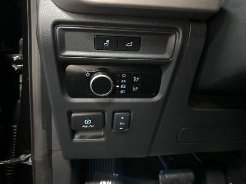 Used 2024 Ford Expedition XLT AWD/4WD image 34