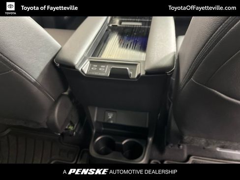 Used 2026 Toyota Sienna XSE FWD image 15