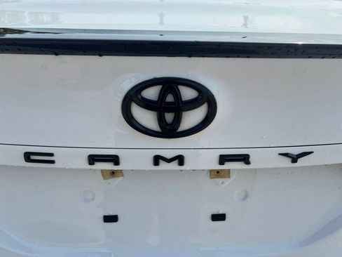 Used 2023 Toyota Camry SE FWD image 11
