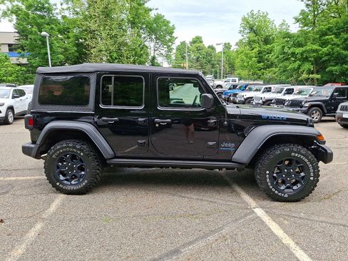 Certified 2023 Jeep Wrangler Unlimited w/ Convenience Group AWD/4WD image 8