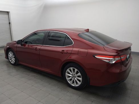 Used 2020 Toyota Camry LE image 3