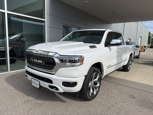 Used 2024 RAM 1500 Limited AWD/4WD image 1