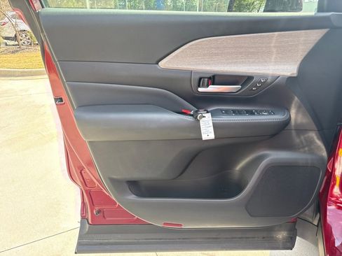 Used 2024 Toyota Grand Highlander Platinum image 14