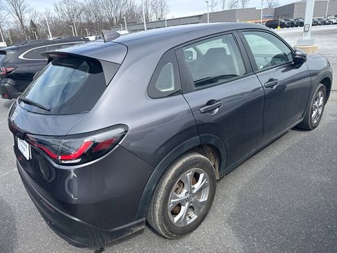 Used 2023 Honda HR-V LX image 9