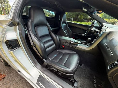 Used 2007 Chevrolet Corvette Coupe w/ Preferred Equipment Group RWD image 23