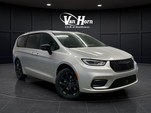 New 2026 Chrysler Pacifica Limited w/ S Appearance Package AWD/4WD image 45
