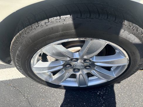 Used 2011 Buick LaCrosse CXL FWD image 12