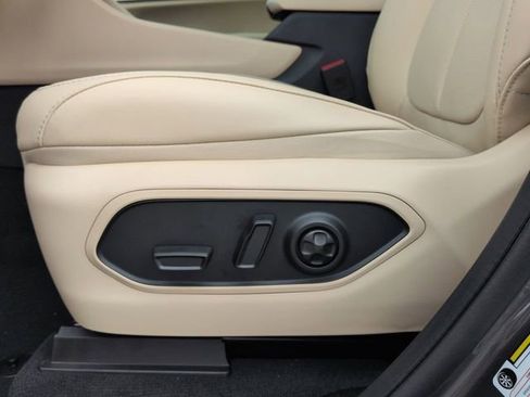 New 2025 Jeep Grand Cherokee L Limited w/ Luxury Tech Group II RWD image 20
