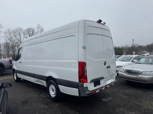 Used 2020 Mercedes-Benz Sprinter 2500 image 4