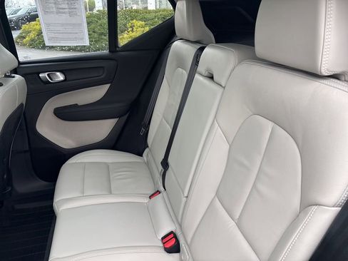 Certified 2023 Volvo XC40 B5 Plus w/ Driver Assist Package AWD/4WD image 37