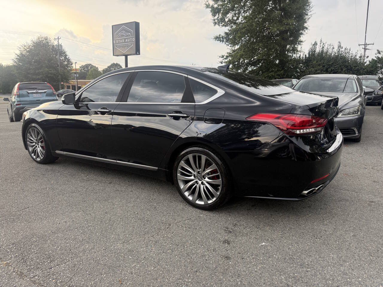 Used 2015 Hyundai Genesis 5.0 RWD image 7