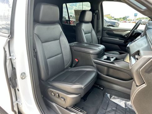 Used 2021 Chevrolet Tahoe Z71 w/ Luxury Package AWD/4WD image 25