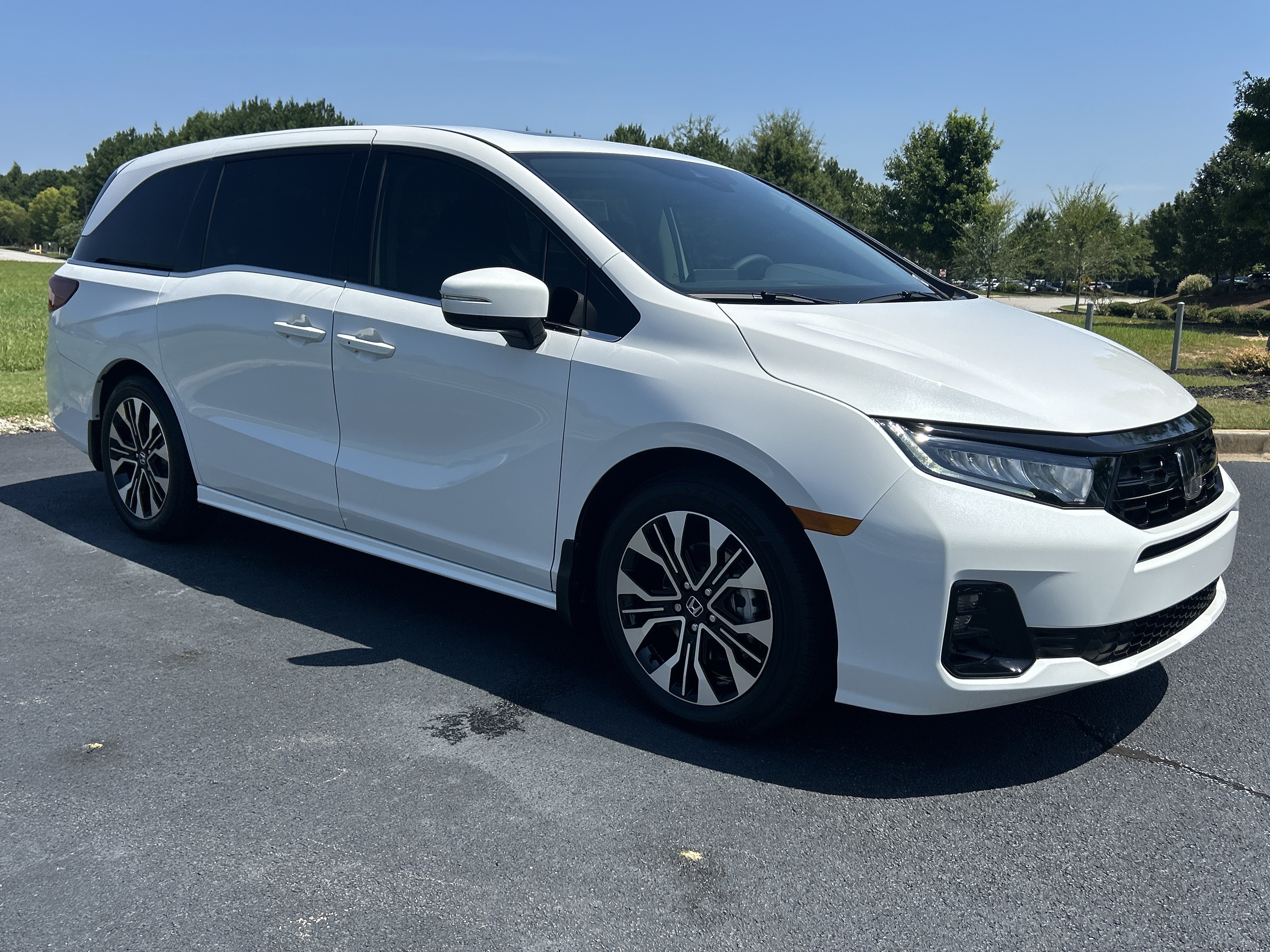 New 2026 Honda Odyssey Elite image 2