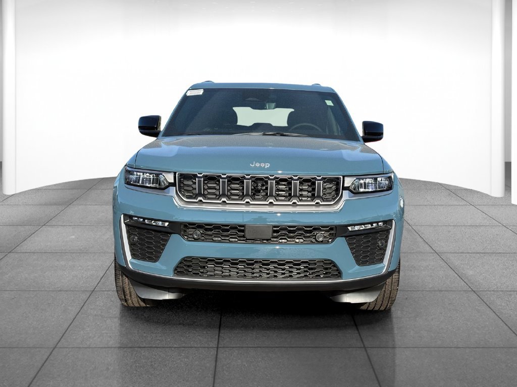 New 2026 Jeep Grand Cherokee Limited w/ Luxury Tech Group II AWD/4WD image 2