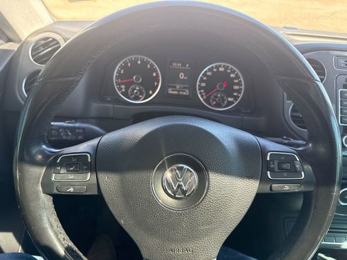 Used 2012 Volkswagen Tiguan SEL image 12