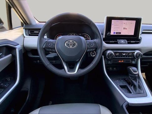 Used 2023 Toyota RAV4 XLE Premium FWD image 6