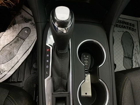 Used 2020 Chevrolet Equinox LT w/ Driver Convenience Package image 19