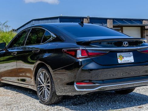 Used 2023 Lexus ES 300h w/ Premium Package FWD image 3