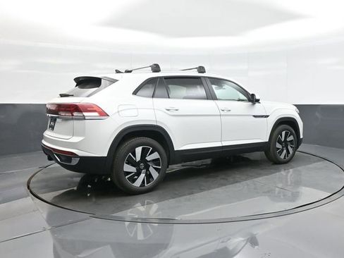 New 2026 Volkswagen Atlas Cross Sport SE AWD/4WD image 7