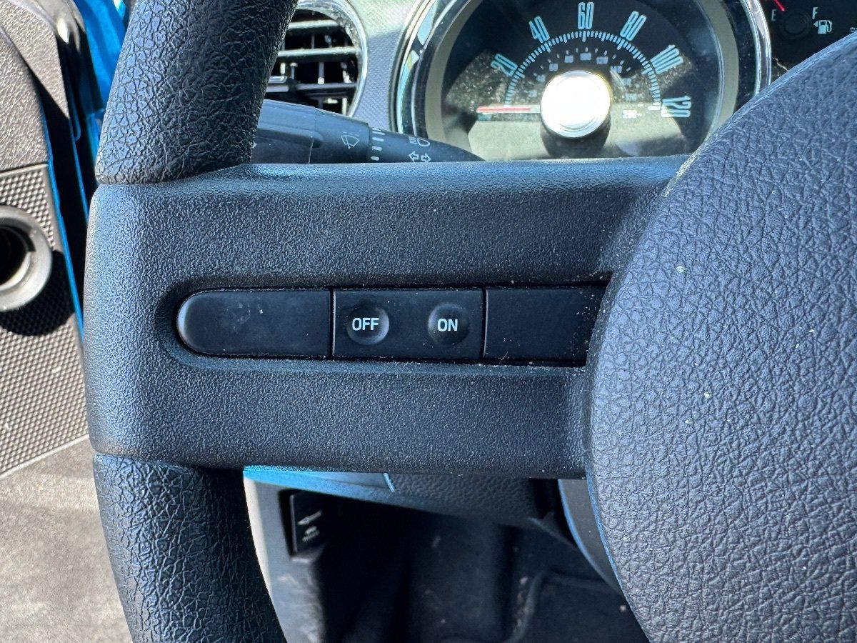 Used 2010 Ford Mustang Coupe RWD image 21