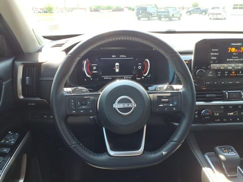 Used 2022 Nissan Pathfinder Platinum w/ Cargo Package AWD/4WD image 8