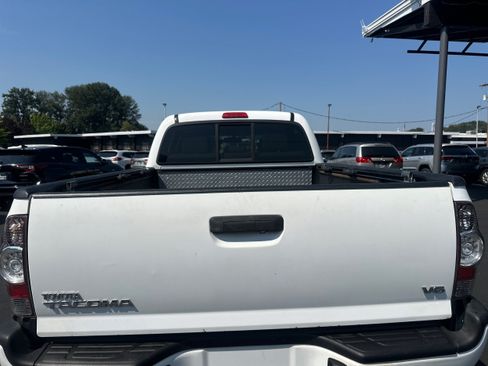 Used 2013 Toyota Tacoma 4x4 Double Cab image 23