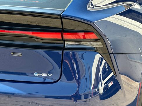 Used 2024 Toyota Prius LE image 27