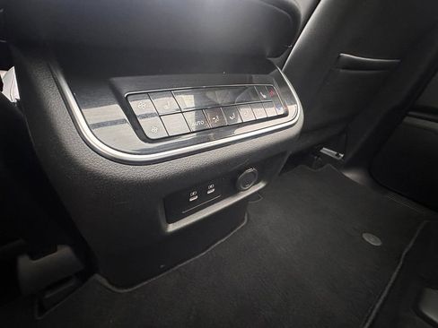 Certified 2025 Nissan Armada Platinum AWD/4WD image 20