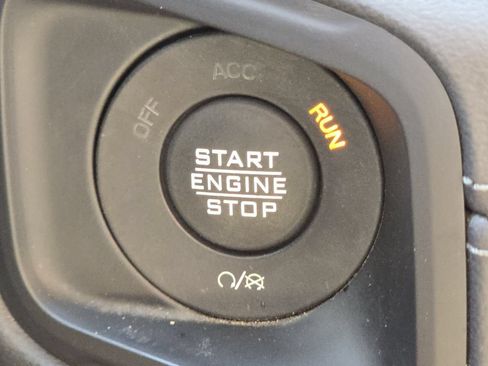 Used 2024 Jeep Wrangler Unlimited Sahara AWD/4WD image 32