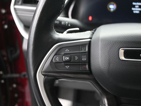 Used 2022 Jeep Grand Cherokee L Limited image 11