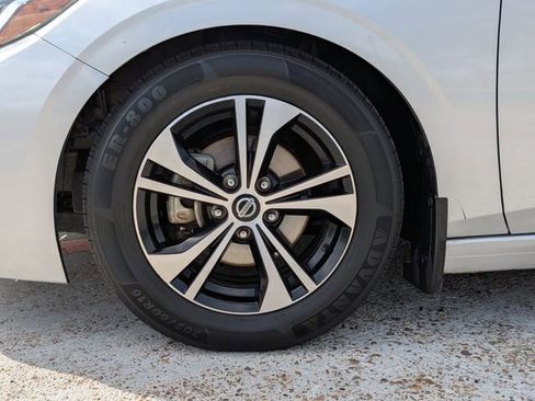 Used 2020 Nissan Sentra SV image 9