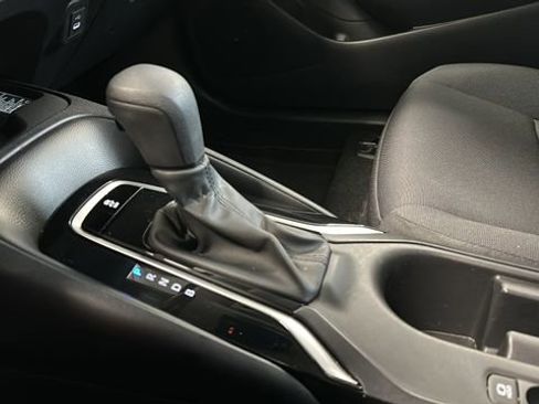 Used 2025 Toyota Corolla LE w/ LE Premium Package FWD image 18