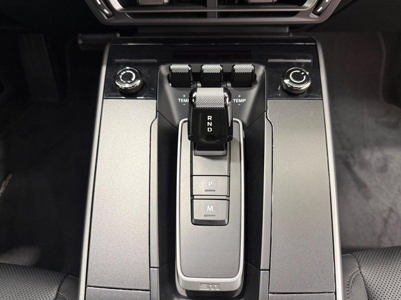 Used 2024 Porsche 911 Carrera w/ Premium Package RWD image 16