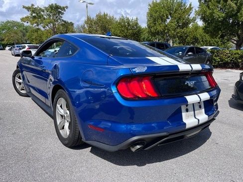 Used 2022 Ford Mustang Coupe image 3
