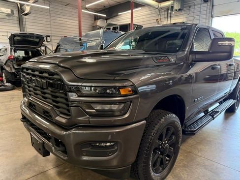 Used 2025 RAM 2500 Big Horn AWD/4WD image 2