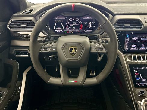 Used 2024 Lamborghini Urus Performante image 11