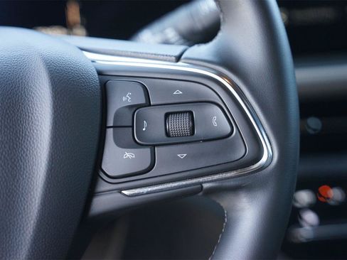 Used 2025 Buick Envista Avenir FWD image 23