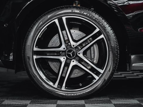 Used 2018 Mercedes-Benz GLE 43 AMG 4MATIC w/ Premium 2 Package image 15