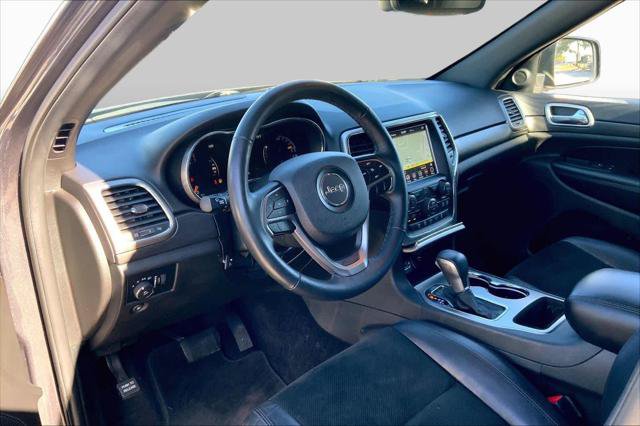 Certified 2018 Jeep Grand Cherokee Altitude AWD/4WD image 16