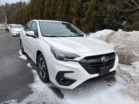 Used 2024 Subaru Legacy Premium image 2
