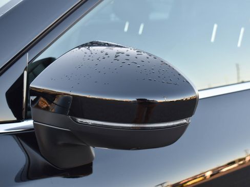 New 2026 Nissan Pathfinder SL image 4
