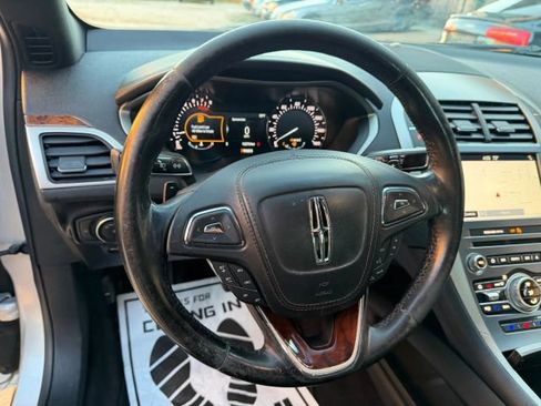 Used 2017 Lincoln MKZ Reserve image 21