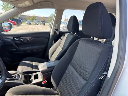 Used 2017 Nissan Rogue S AWD/4WD image 14
