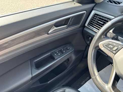 Used 2021 Volkswagen Atlas SEL AWD/4WD image 18