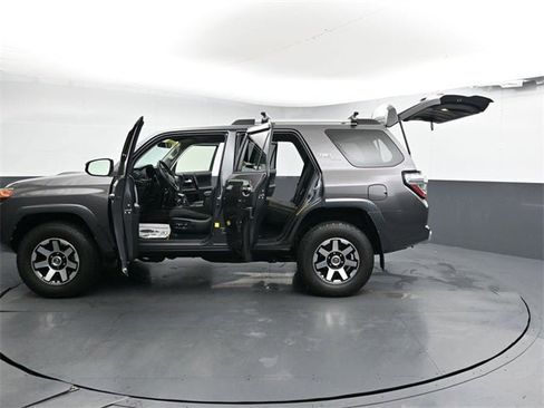 Used 2018 Toyota 4Runner TRD Off-Road image 41